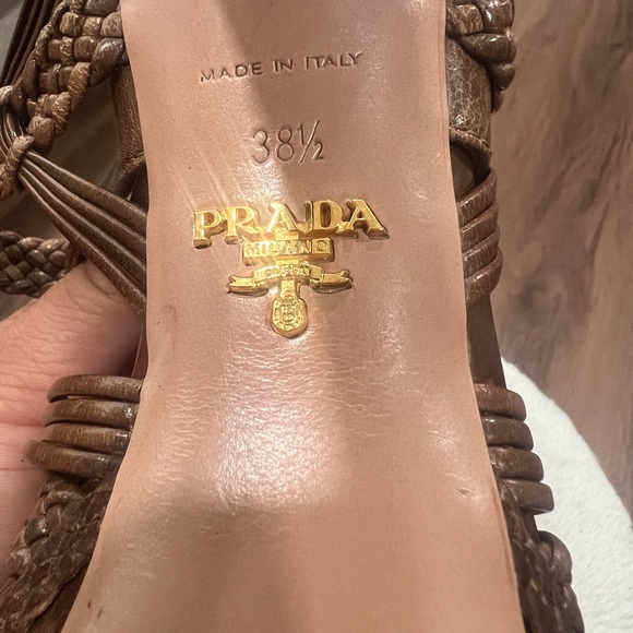 Prada - Picture 10 of 13